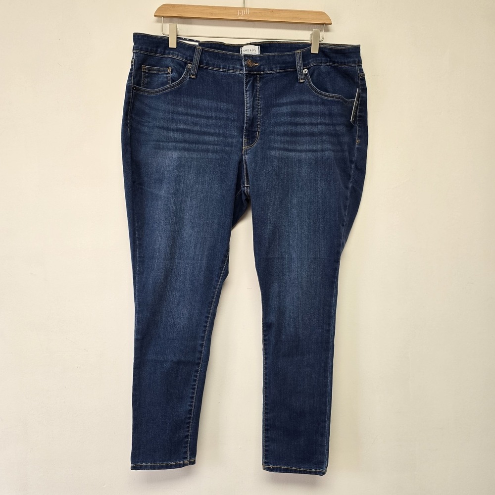 Crown &Ivy 20W Skinny Jeans Womens Classic Straight High Rise Regular Fit NWT